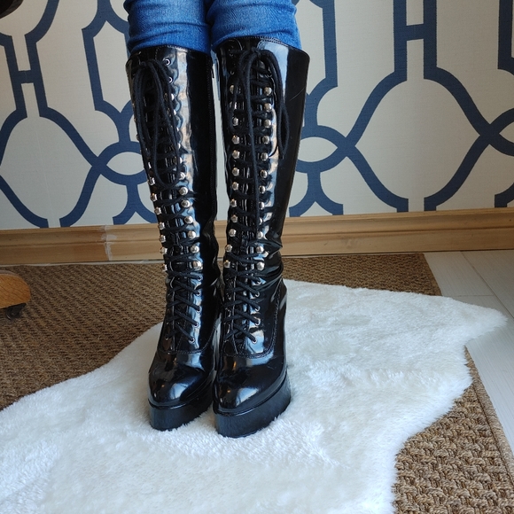Ellie Easy Knee High Vinyl Platform Lace Up Boots - Picture 4 of 8